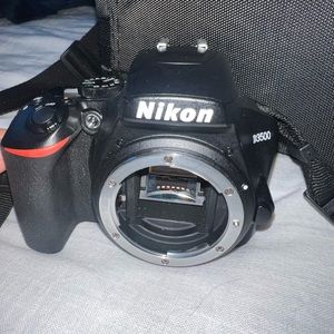 Nikon D3500 with charger & memory card of 32GB with bag